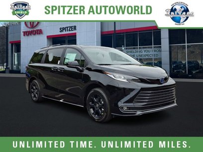 New 2025 Toyota Sienna XLE Woodland Edition