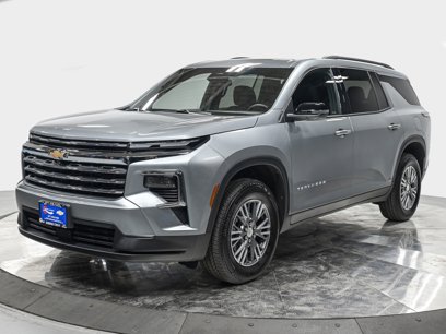 Used 2025 Chevrolet Traverse LT