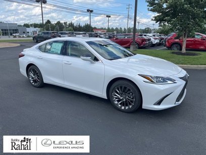 New 2025 Lexus ES 300h w/ Luxury Package