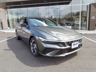 New 2025 Hyundai Elantra SEL