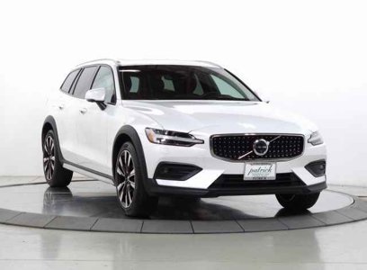 Used 2024 Volvo V60 B5 Cross Country Ultimate