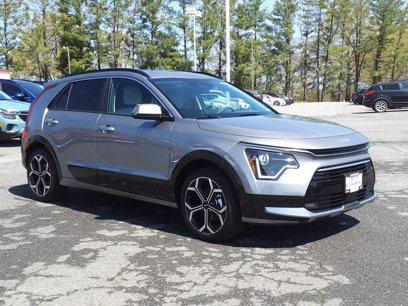 New 2025 Kia Niro EX Touring