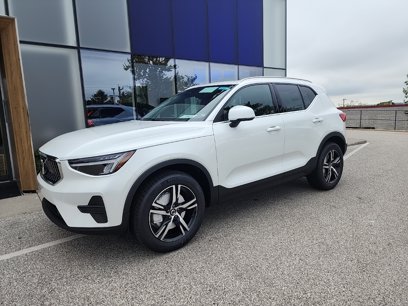 New 2025 Volvo XC40 B5 Core w/ Protection Package Premier