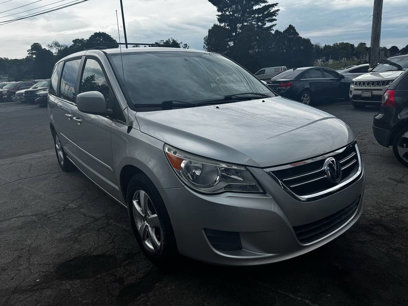 Used 2011 Volkswagen Routan SE