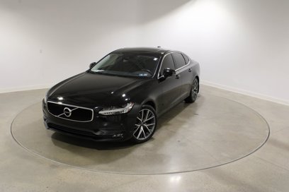 Used 2017 Volvo S90 T6 Momentum w/ Momentum Plus Package