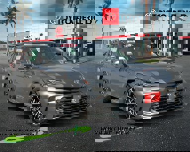 Used 2025 Toyota Camry XLE