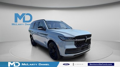 New 2025 Lincoln Navigator Reserve w/ Jet Appearance Package