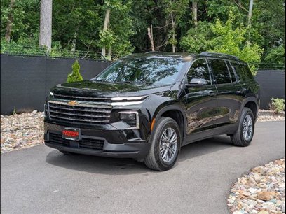 Used 2024 Chevrolet Traverse LT