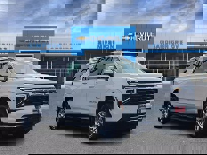 New 2025 Chevrolet Suburban LS