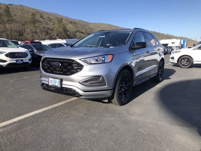 Used 2023 Ford Edge SE w/ Black Appearance Package