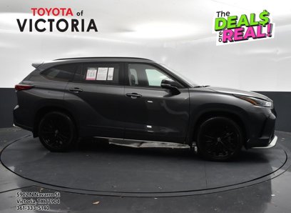 Used 2023 Toyota Highlander L