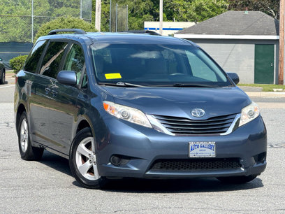 Used 2017 Toyota Sienna LE