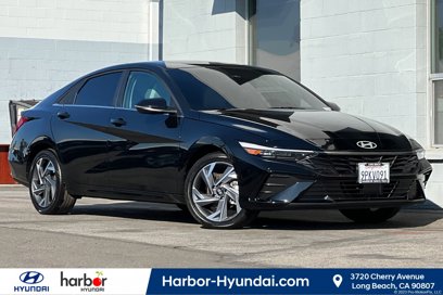 Certified 2025 Hyundai Elantra Limited w/ Cargo Package