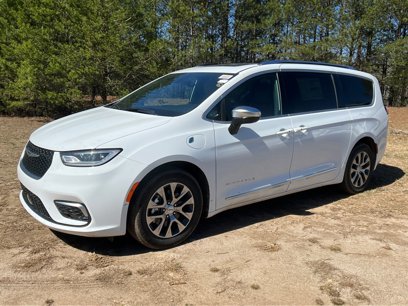 New 2025 Chrysler Pacifica Pinnacle