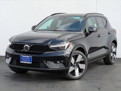 New 2025 Volvo EX40 Plus w/ Climate Package