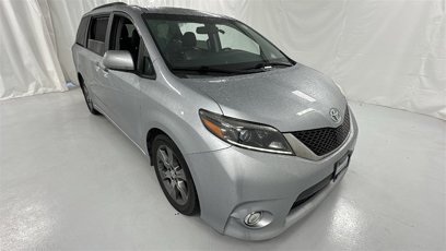 Used 2015 Toyota Sienna SE