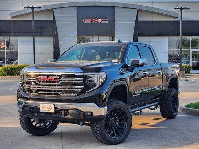 New 2025 GMC Sierra 1500 SLT