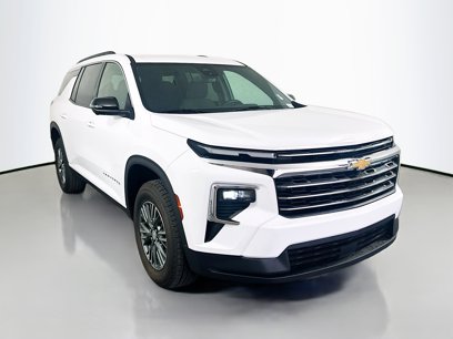 Used 2024 Chevrolet Traverse LT