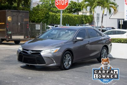 Used 2017 Toyota Camry SE w/ Moonroof Package