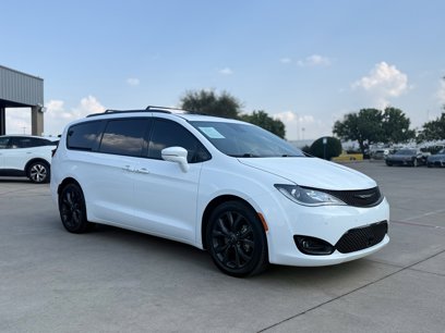 Used 2018 Chrysler Pacifica Limited
