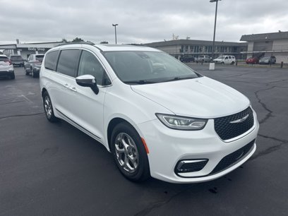 Used 2023 Chrysler Pacifica Limited