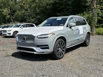 New 2025 Volvo XC90 B6 Plus w/ Protection Package Premier