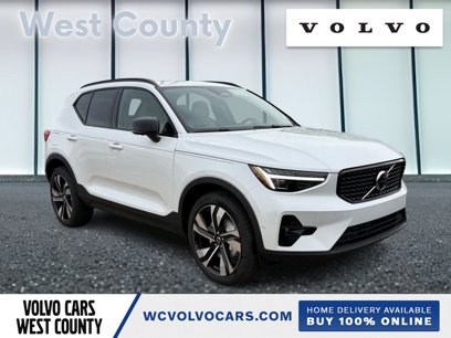 New 2025 Volvo XC40 B5 Plus w/ Protection Package Premier