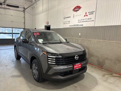 New 2025 Nissan Kicks S