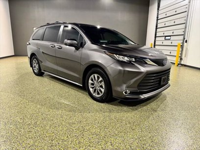 Used 2022 Toyota Sienna XLE