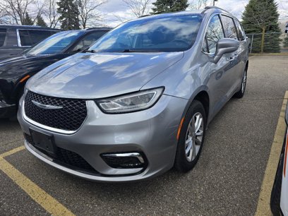 Used 2021 Chrysler Pacifica Touring