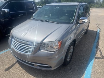 Used 2014 Chrysler Town & Country Touring-L w/ Driver Convenience Group