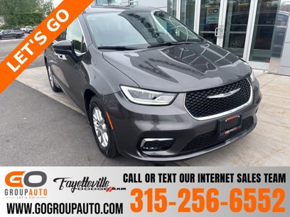 Used 2023 Chrysler Pacifica Touring-L