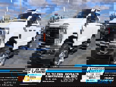 New 2025 Ford F250 XL w/ FX4 Off-Road Package