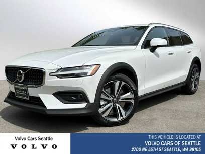 New 2025 Volvo V60 B5 Cross Country Plus w/ Climate Package