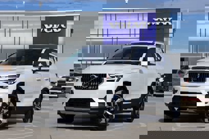 New 2025 Volvo XC40 B5 Core w/ Protection Package Premier