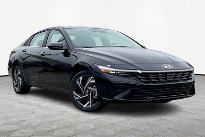 Used 2025 Hyundai Elantra SEL w/ Cargo Package