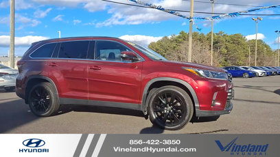 Used 2019 Toyota Highlander SE
