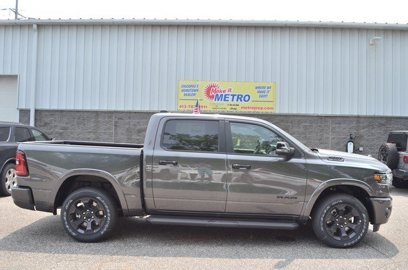 New 2025 RAM 1500 4x4 Crew Cab