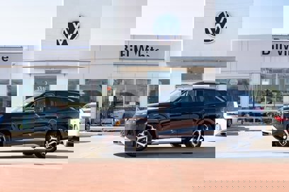 New 2025 Volkswagen Tiguan SE