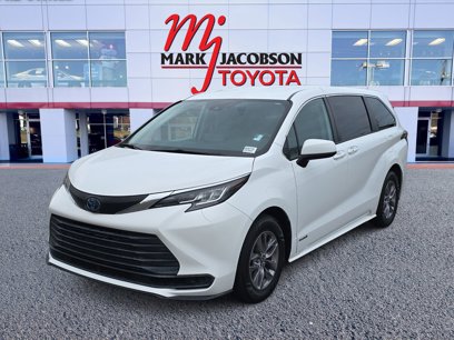 Used 2021 Toyota Sienna LE