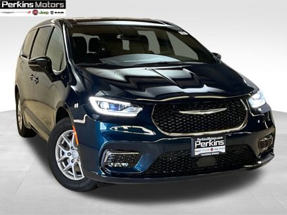 New 2025 Chrysler Pacifica Select