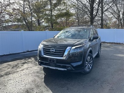 Used 2023 Nissan Pathfinder SL w/ Lighting Package (N92)