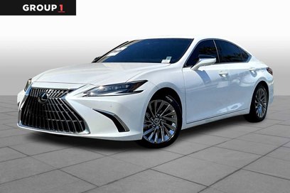 Used 2025 Lexus ES 300h w/ Luxury Package