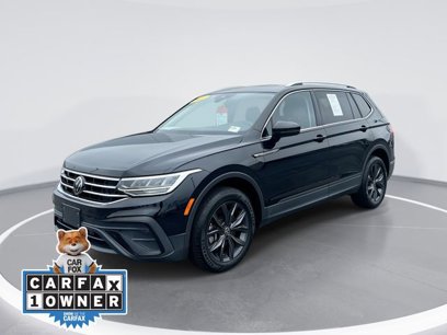 Used 2022 Volkswagen Tiguan SE w/ Panoramic Sunroof Package