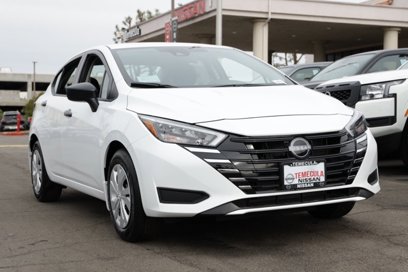 New 2025 Nissan Versa S w/ Trunk Package