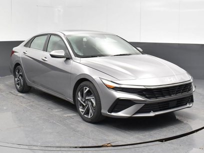 New 2025 Hyundai Elantra SEL