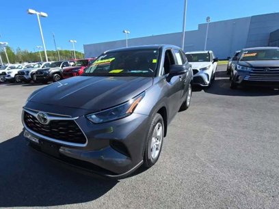 Used 2023 Toyota Highlander L