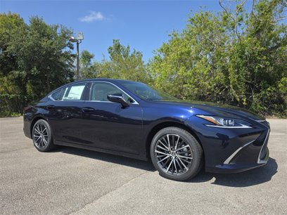 New 2025 Lexus ES 350 w/ Premium Package