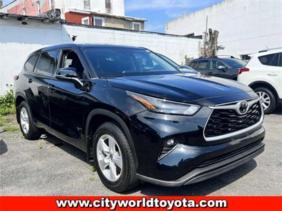 Used 2022 Toyota Highlander LE