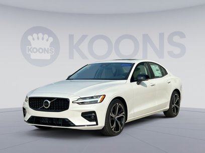 New 2024 Volvo S60 B5 Plus w/ Climate Package
